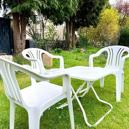 Comfy Mit Garten In Apartment Cologne