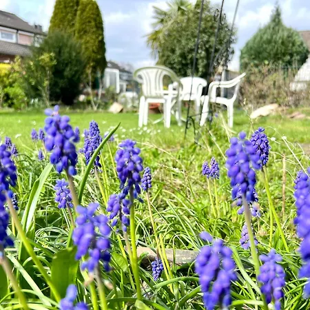 Comfy Mit Garten In Kolín nad Rýnem
