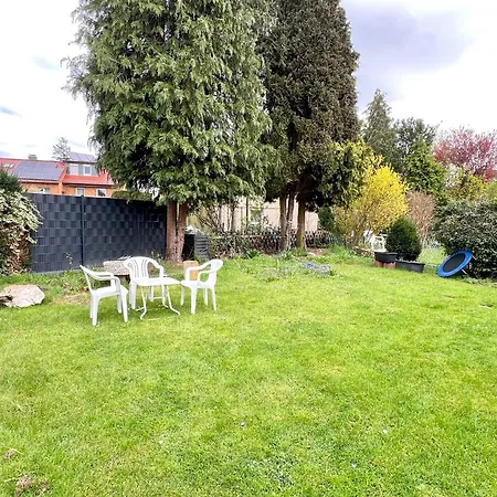 Comfy Mit Garten In Apartment Cologne
