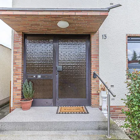 Comfy Mit Garten In Apartamento