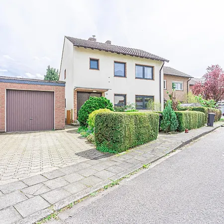 Comfy Mit Garten In Apartman